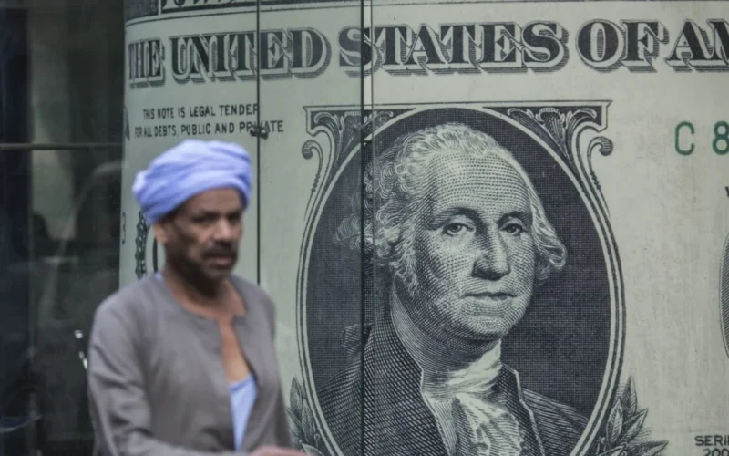 تطورات جديدة في سعر صرف الدولار مقابل الجنيه المصري بأسواق الأربعاء